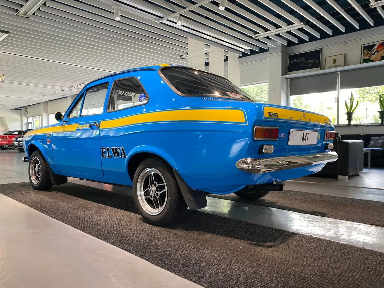 Vehicle image 7