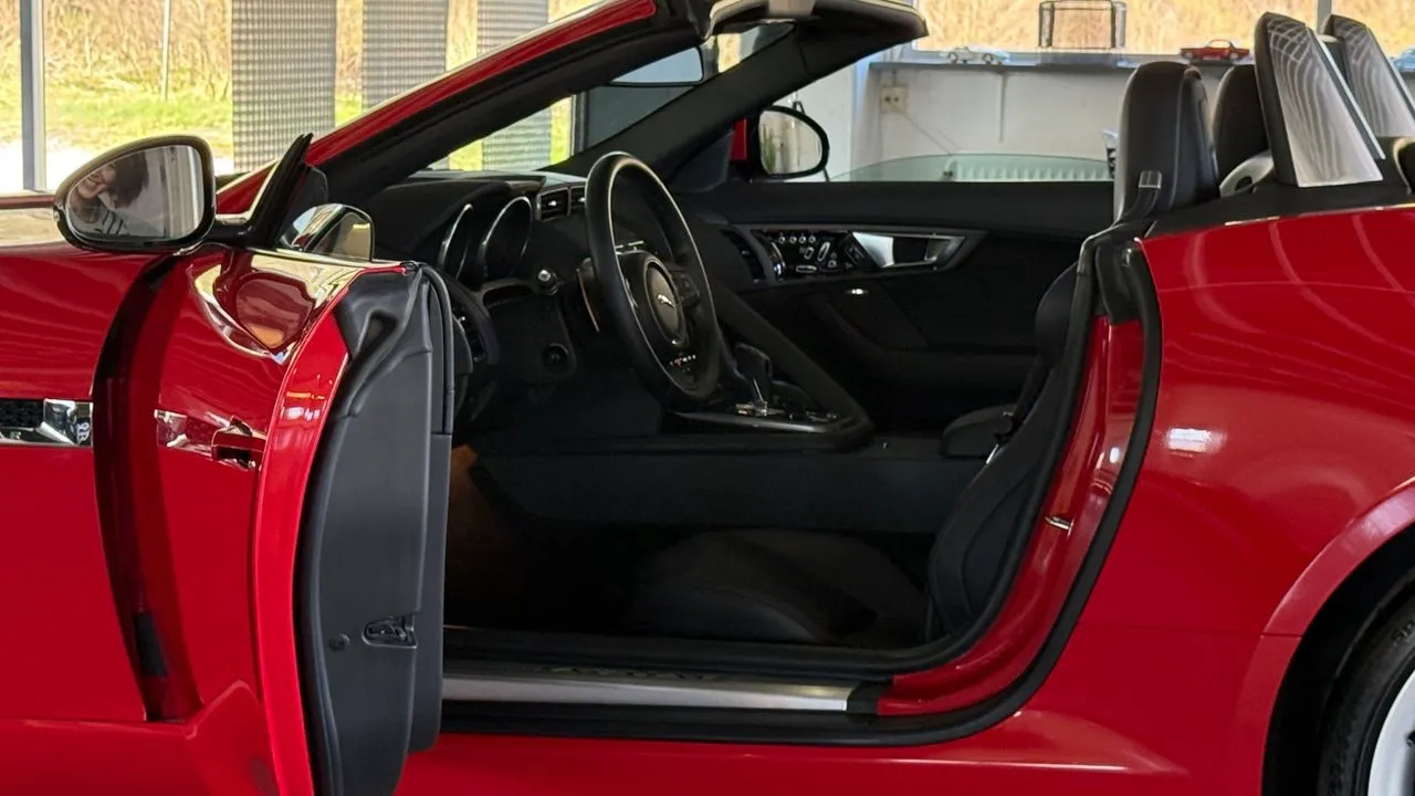 Vehicle image 22