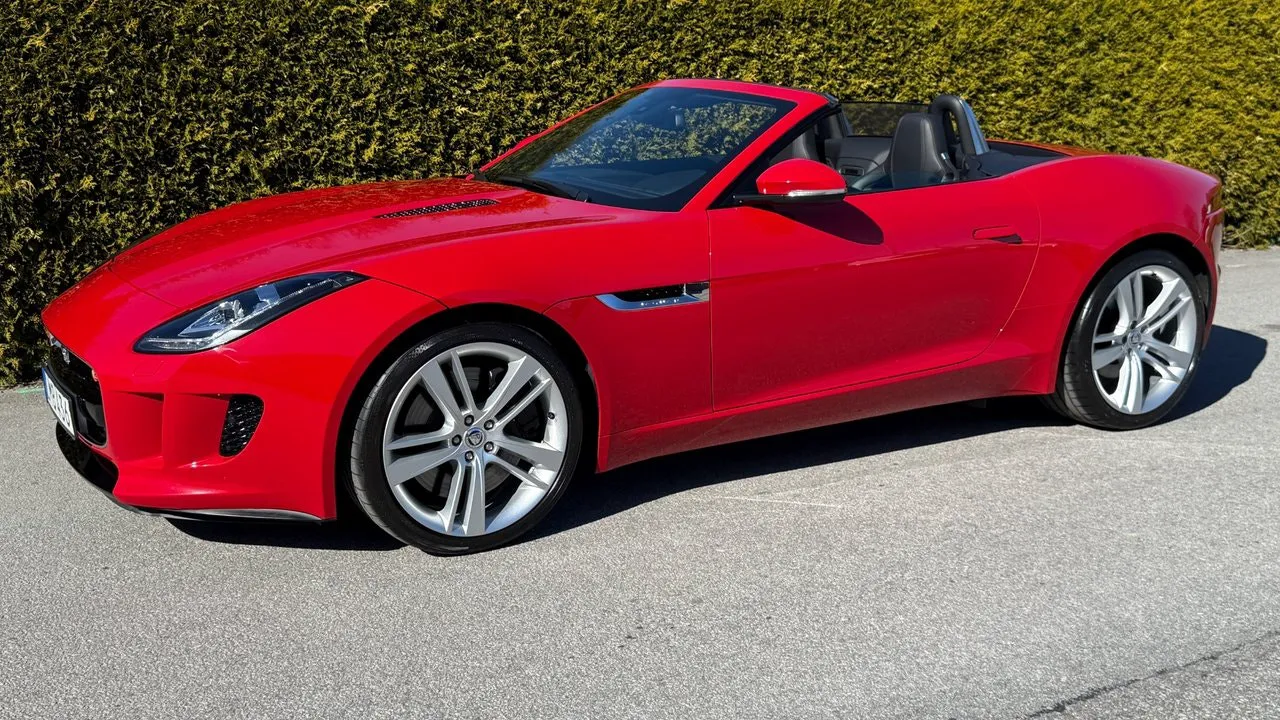 Vehicle image 35