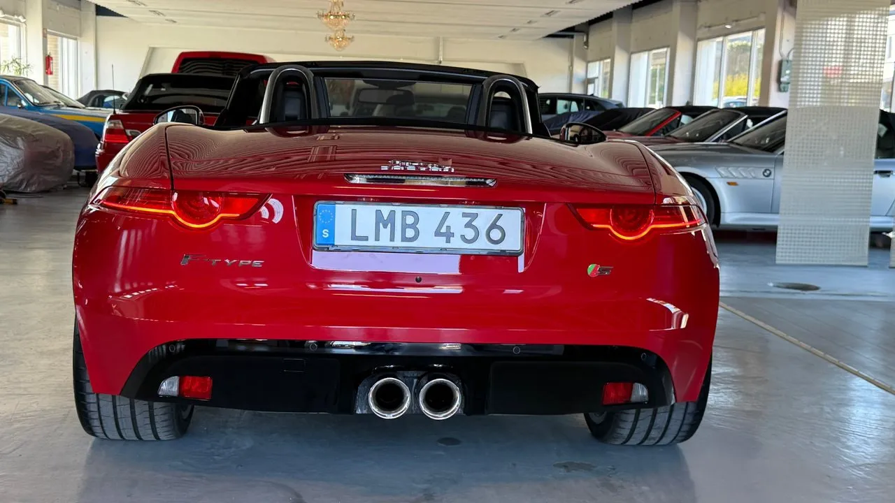 Vehicle image 23