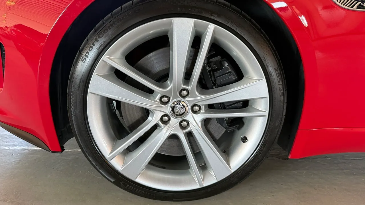 Vehicle image 18