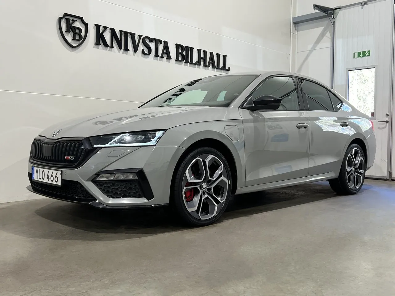 Vehicle image 25