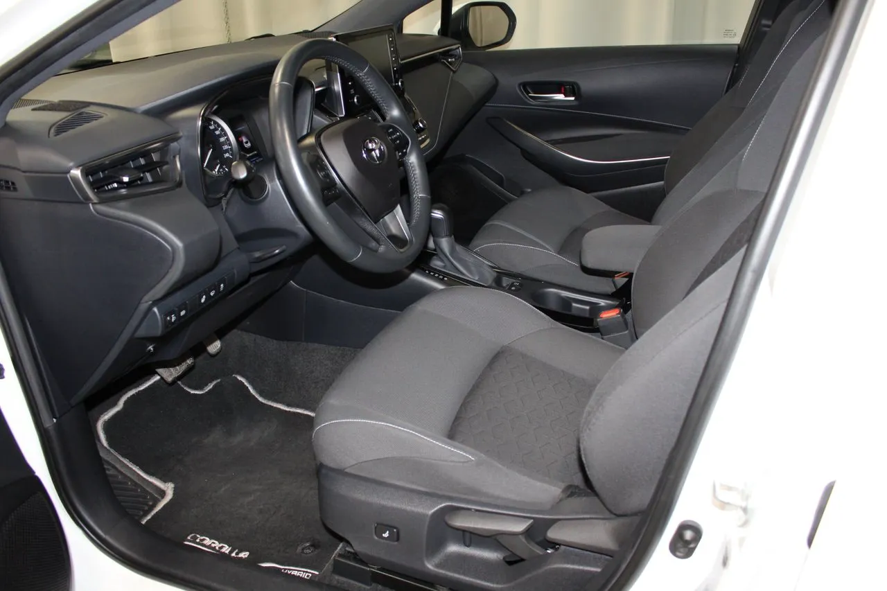 Vehicle image 21