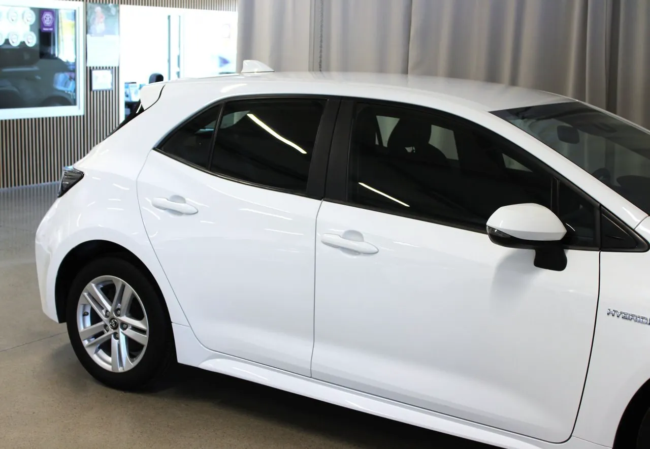 Vehicle image 9