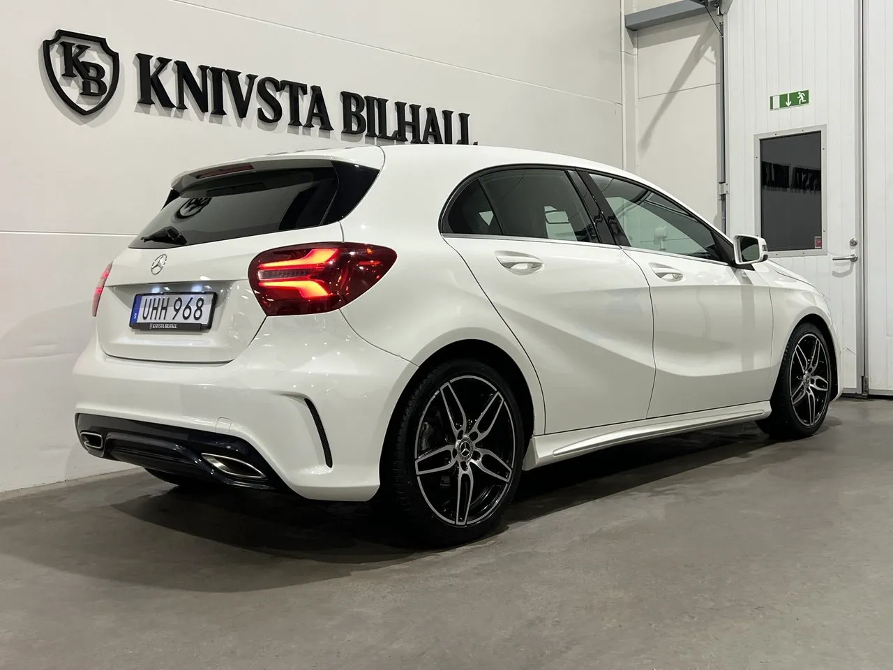 Vehicle image 21