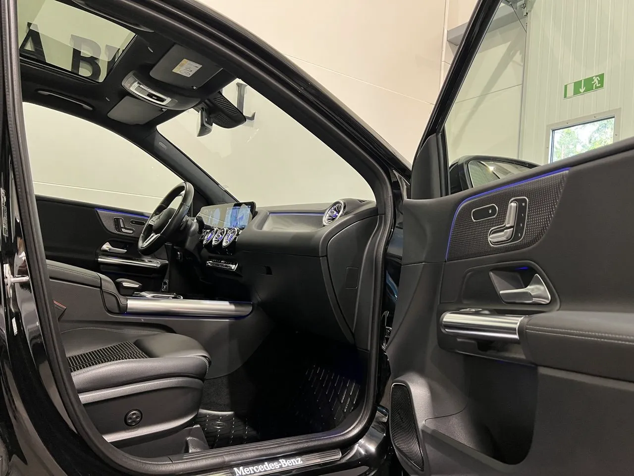 Vehicle image 22