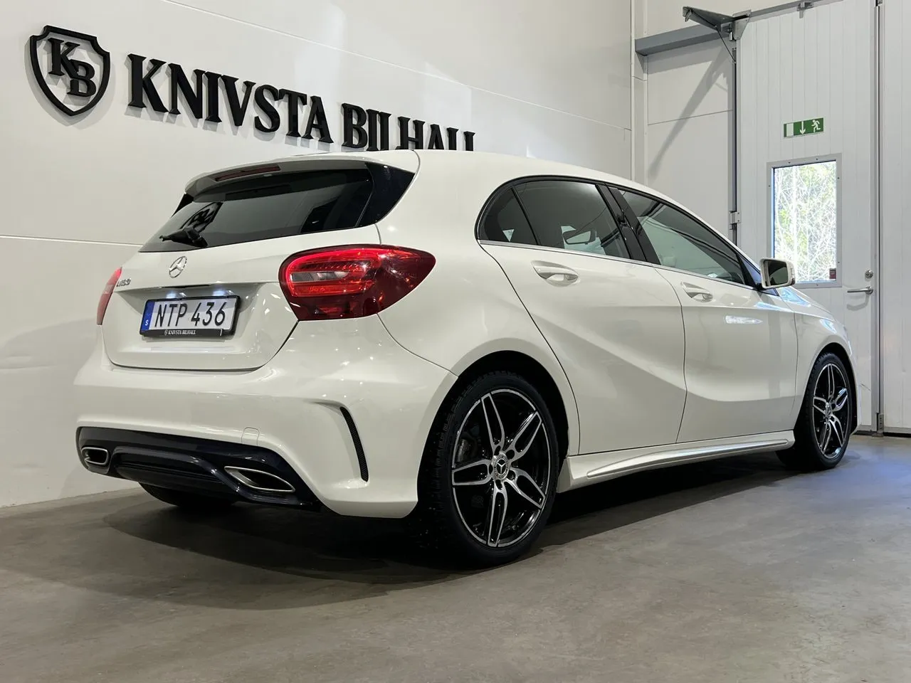 Vehicle image 20