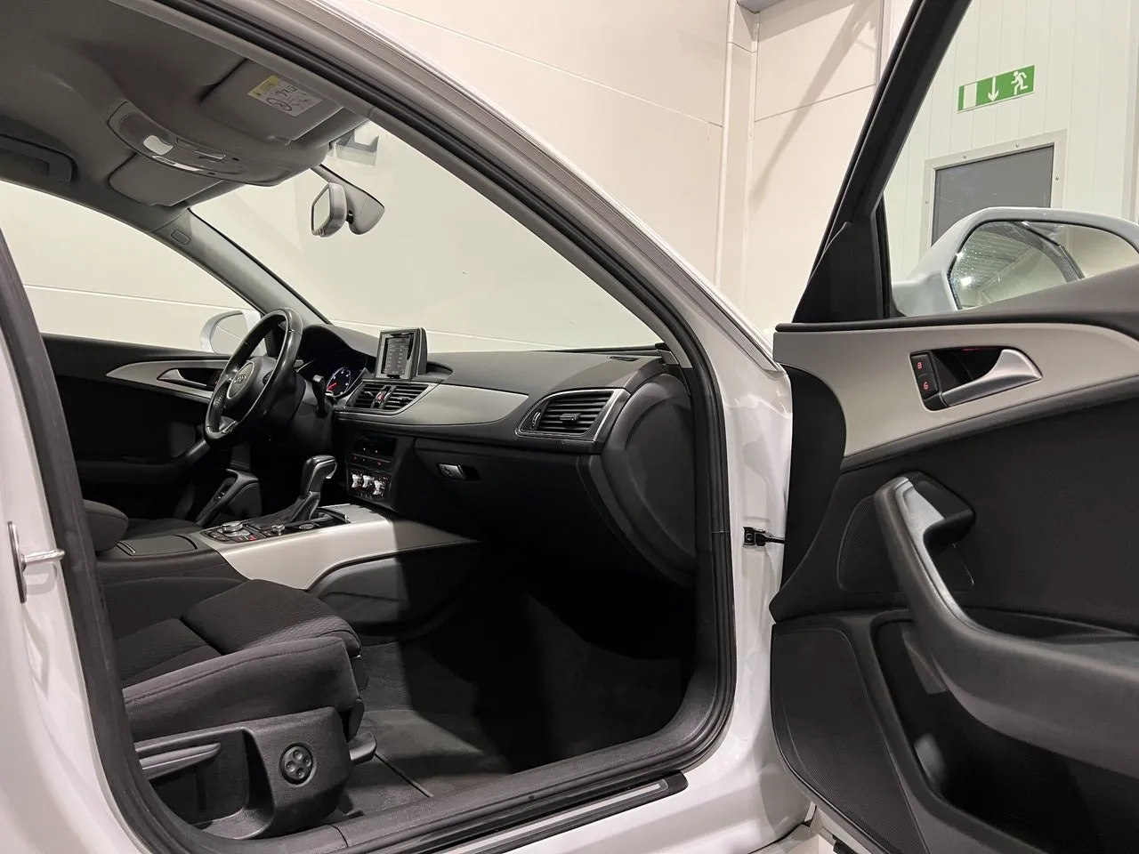 Vehicle image 18