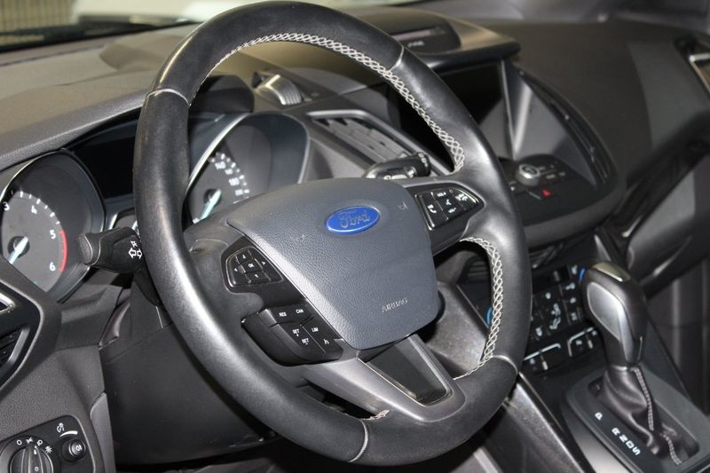 Ford Kuga bild 24