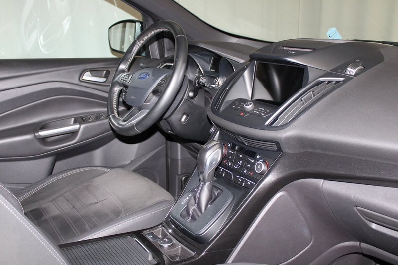 Ford Kuga bild 23