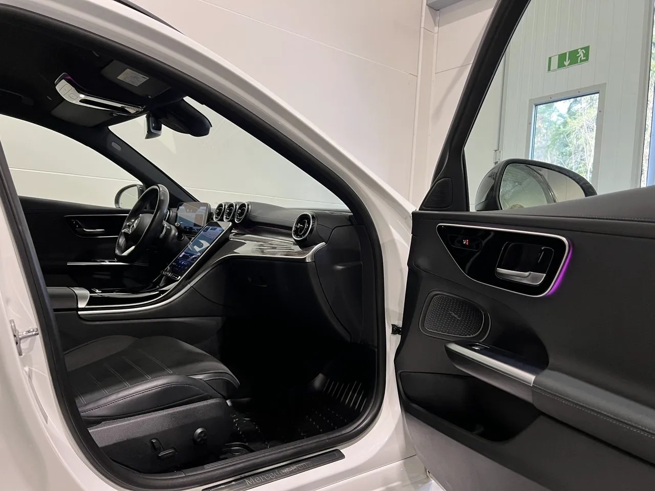 Vehicle image 21