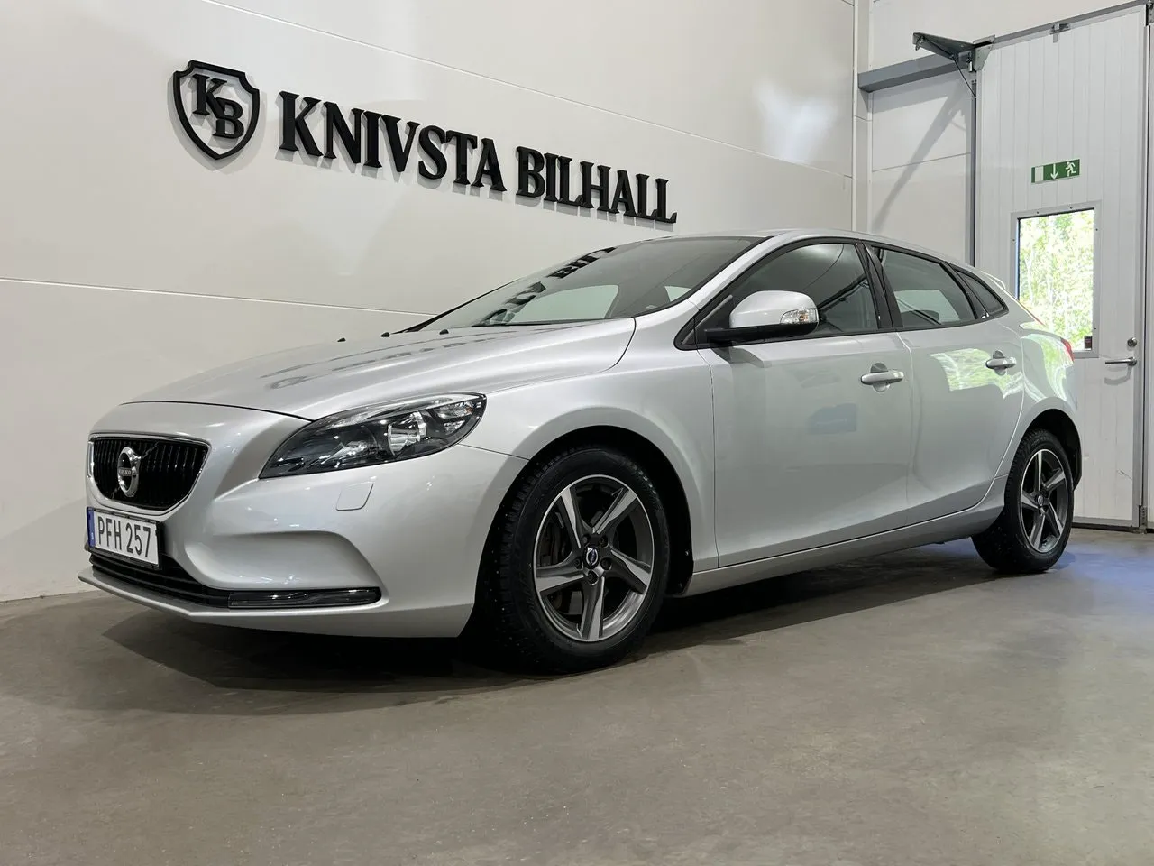 Vehicle image 18