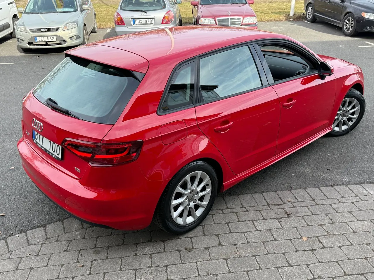 Vehicle image 3