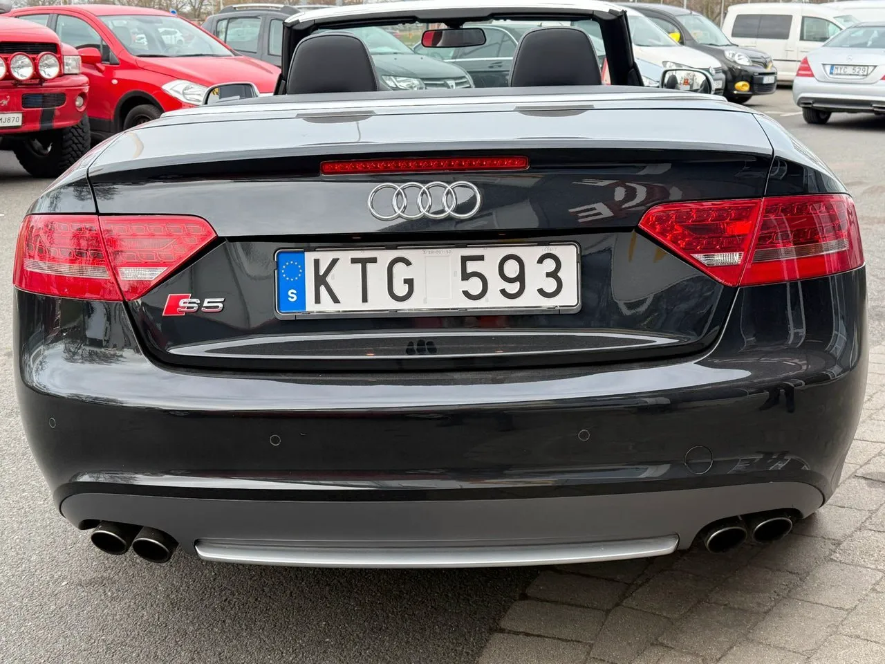 Vehicle image 5