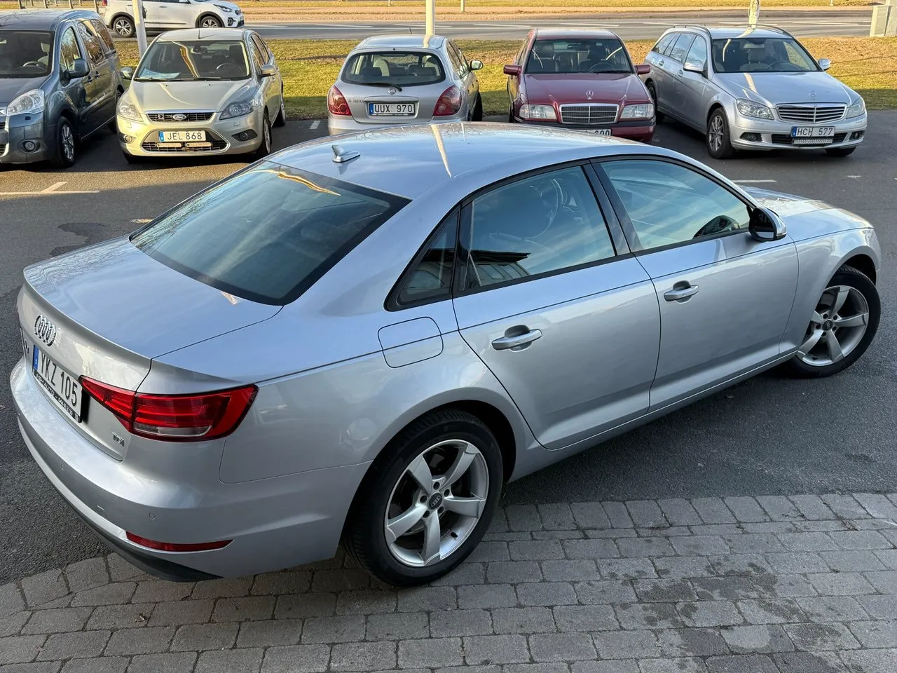 Vehicle image 3