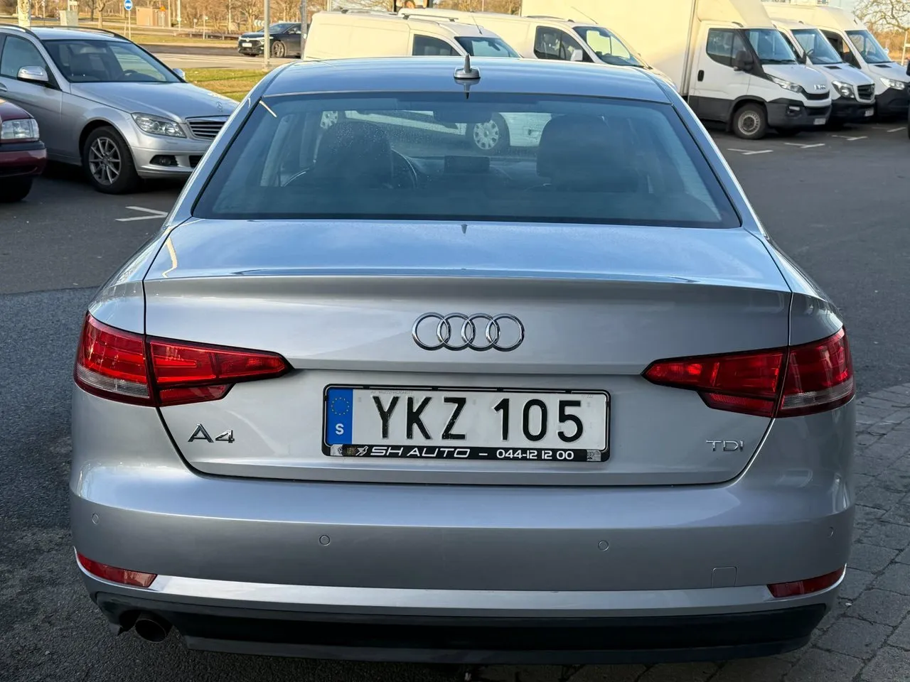 Vehicle image 4