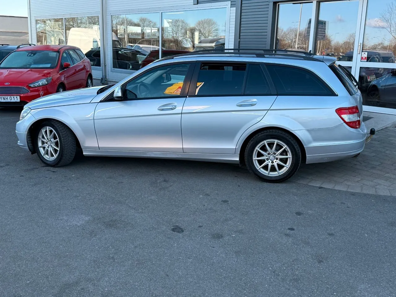 Vehicle image 7