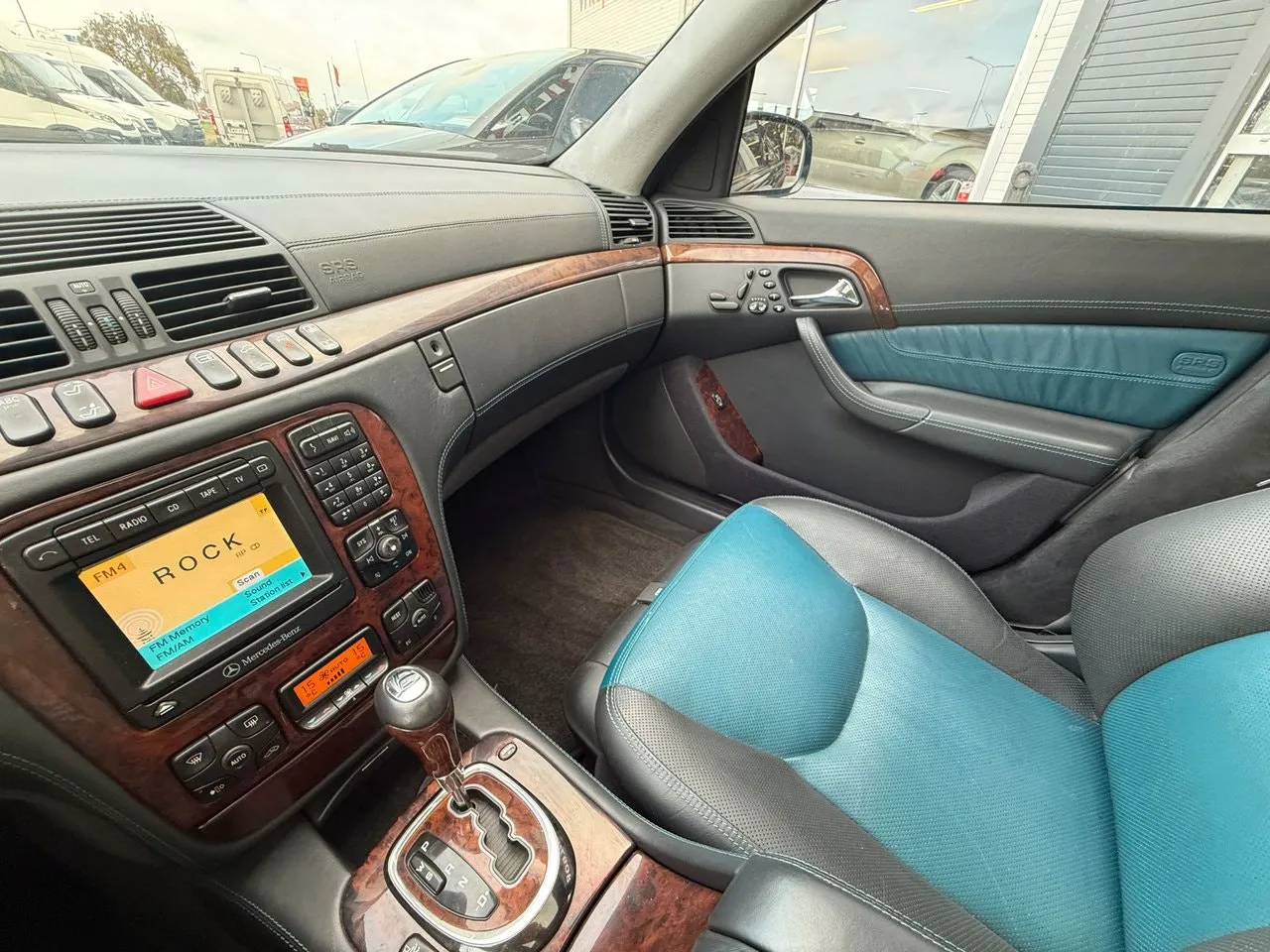 Vehicle image 14