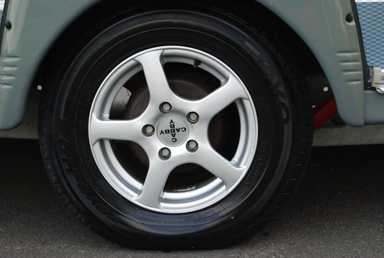 Vehicle image 13