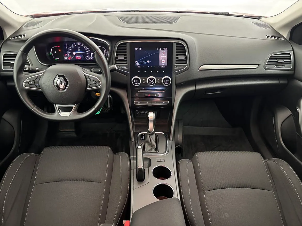 Vehicle image 16