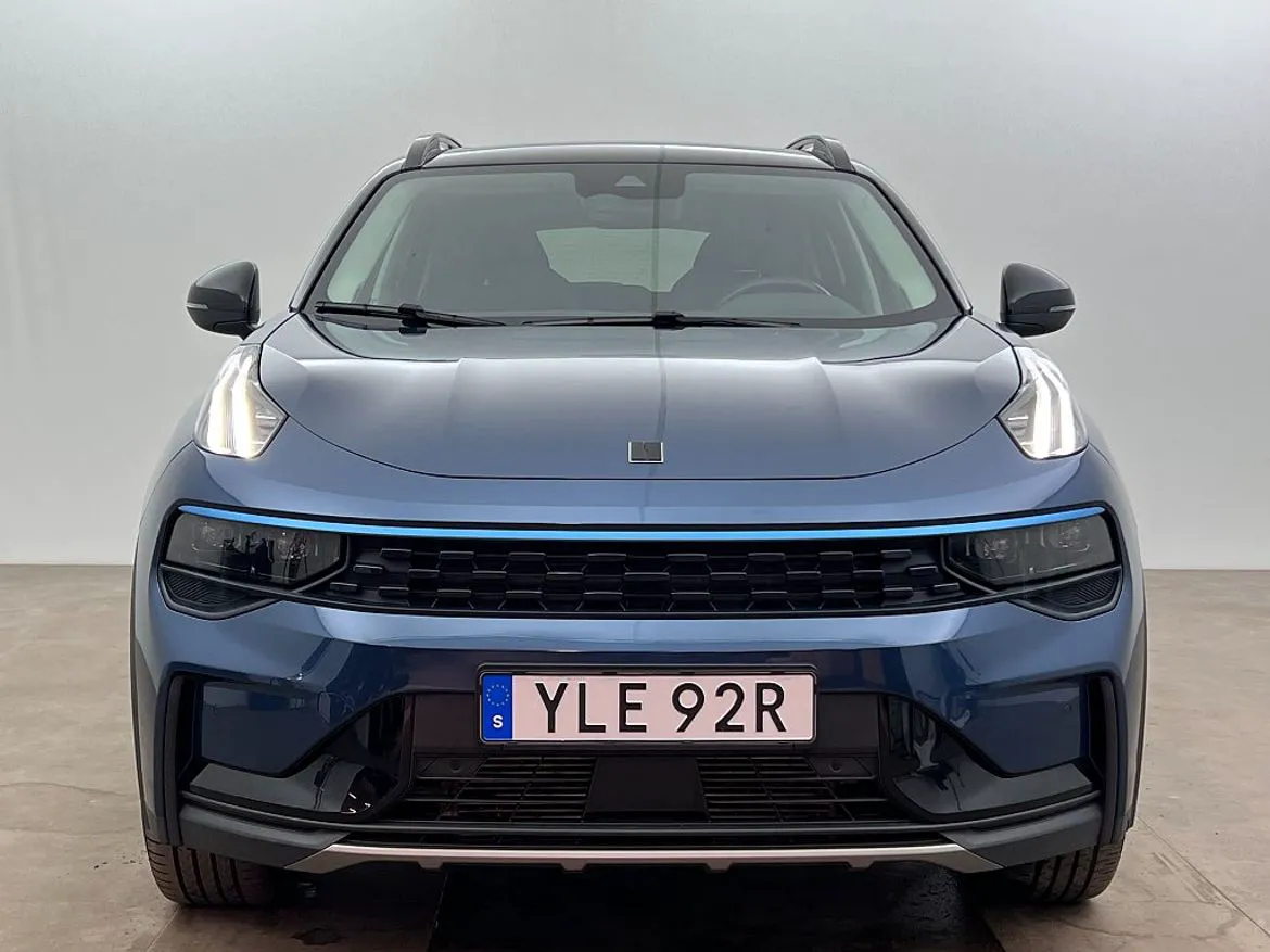 Vehicle image 8