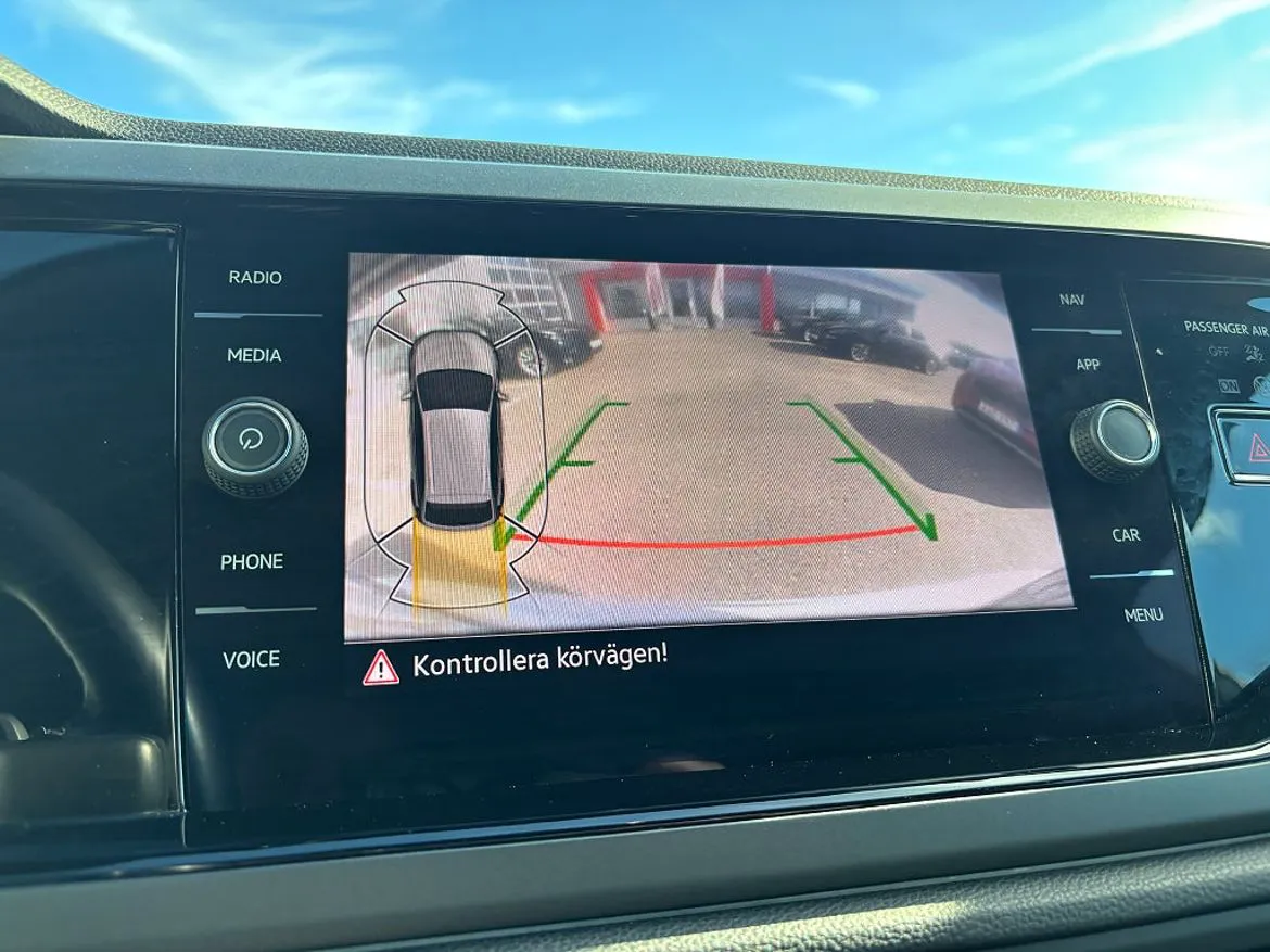 Vehicle image 22