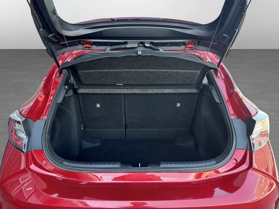 Vehicle image 15
