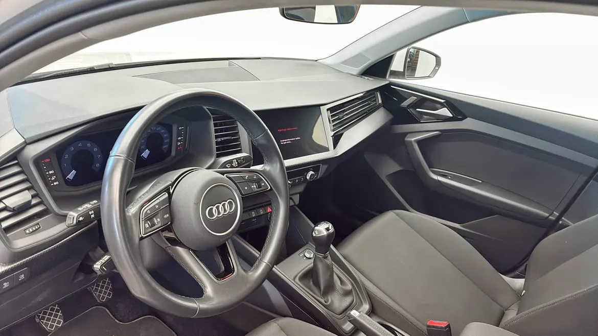 Vehicle image 6
