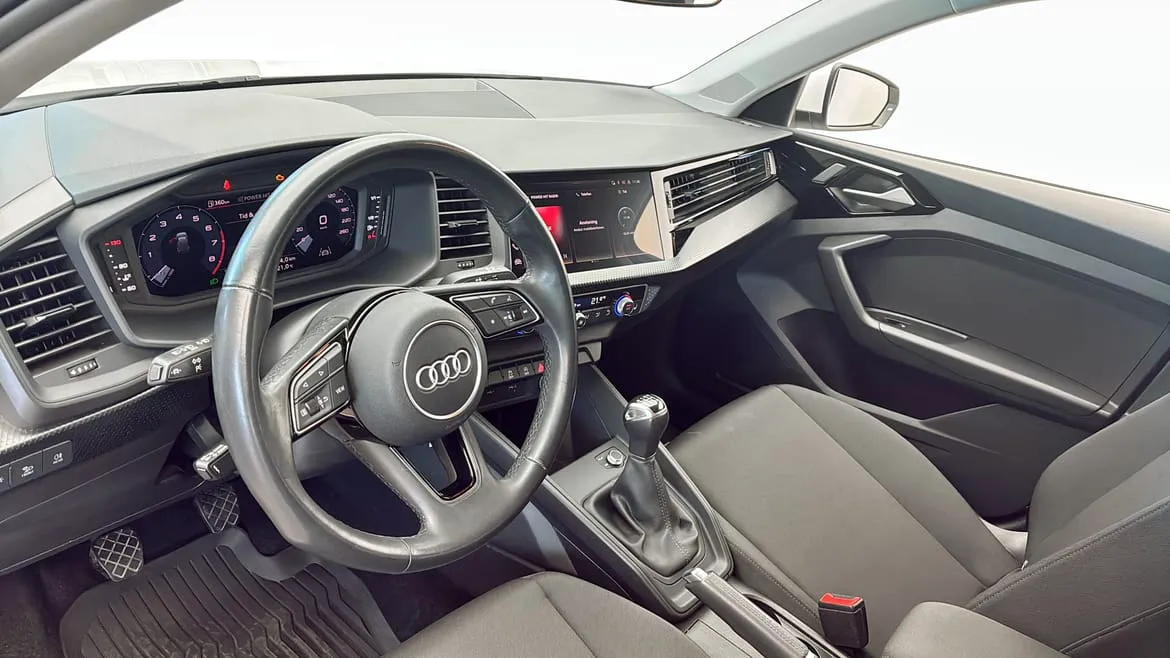 Vehicle image 6