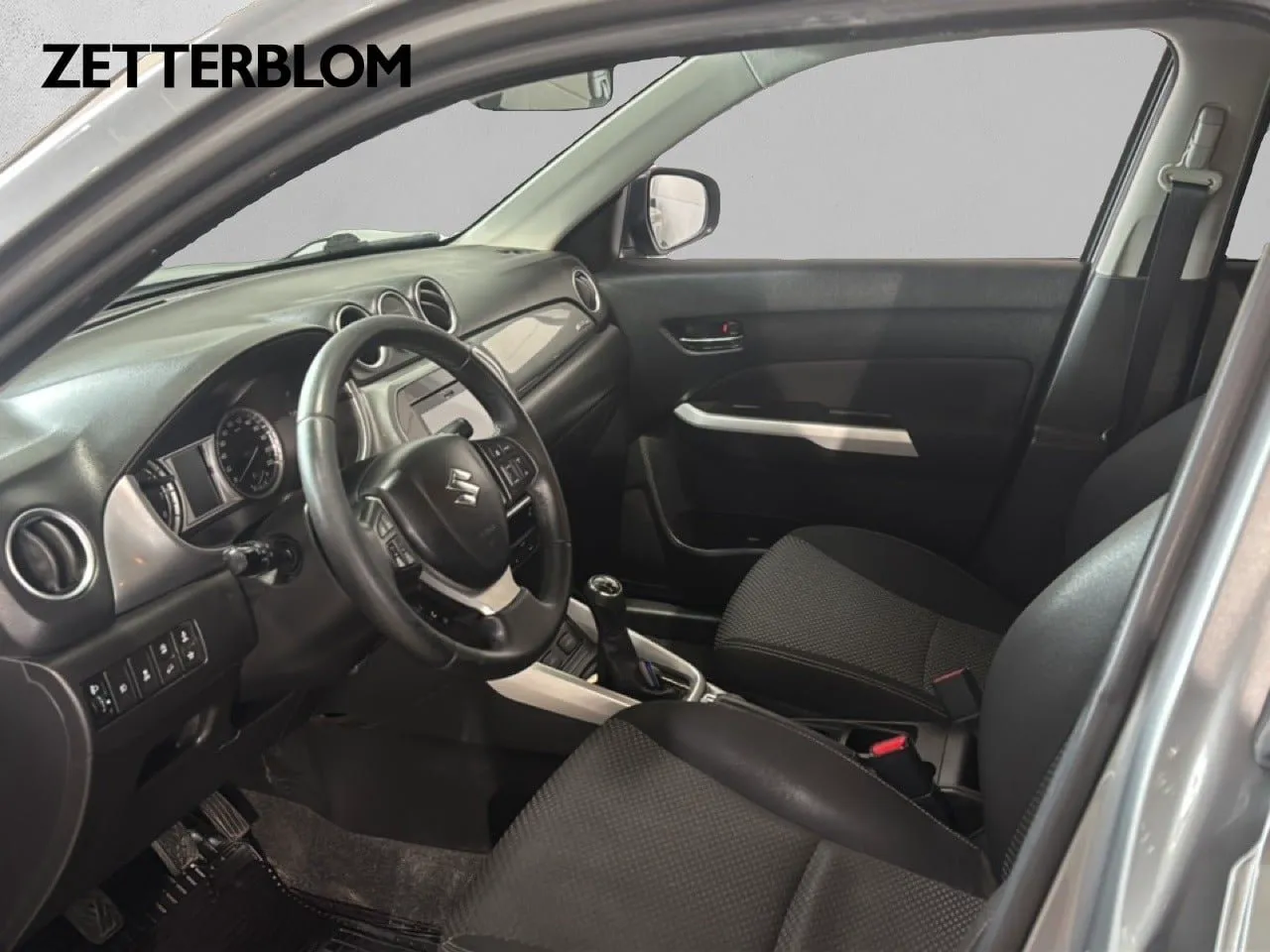 Vehicle image 7