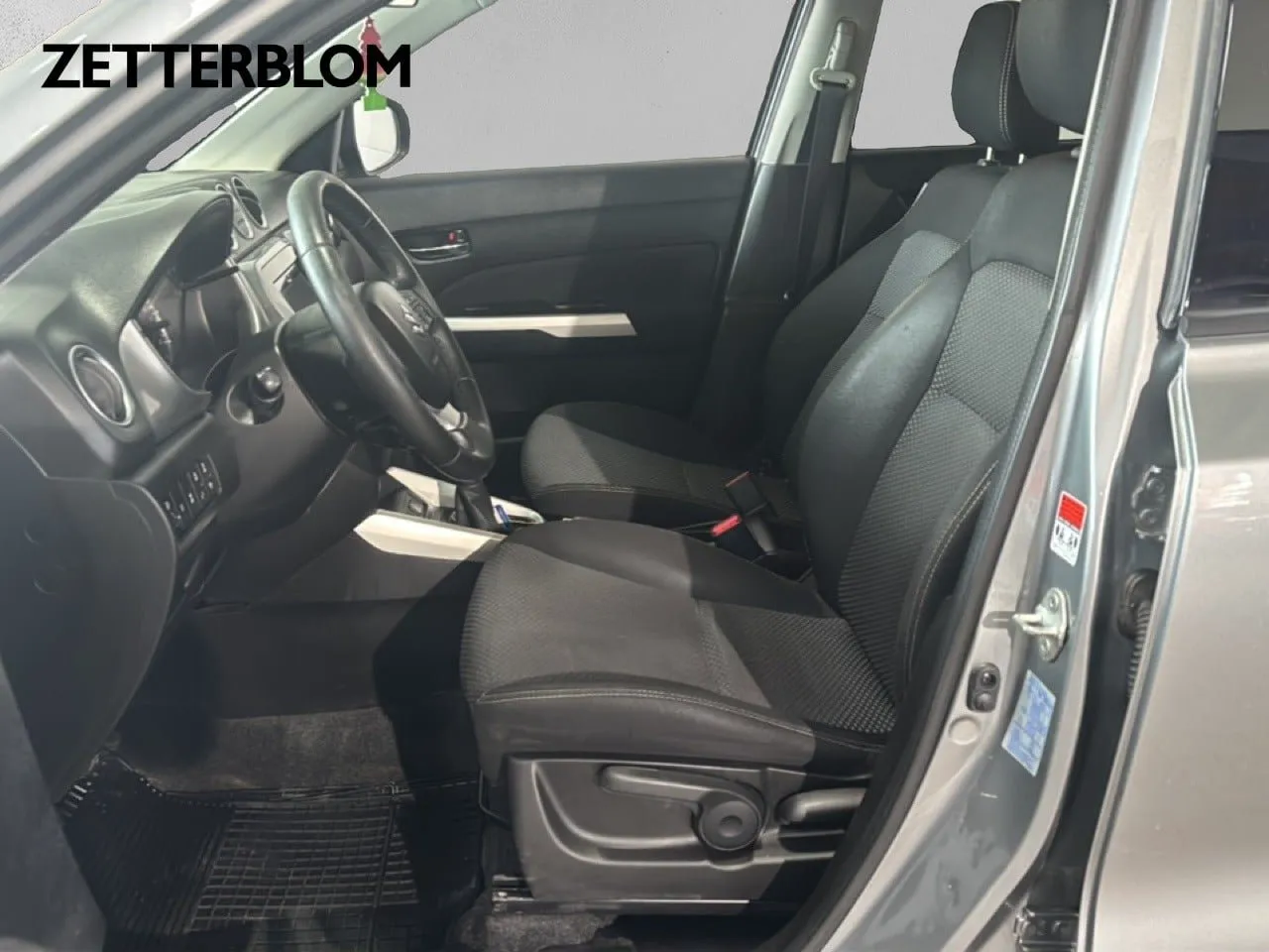 Vehicle image 6