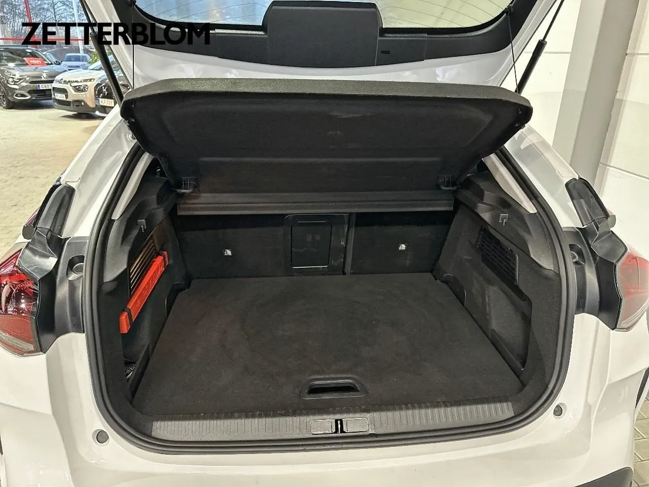 Vehicle image 21