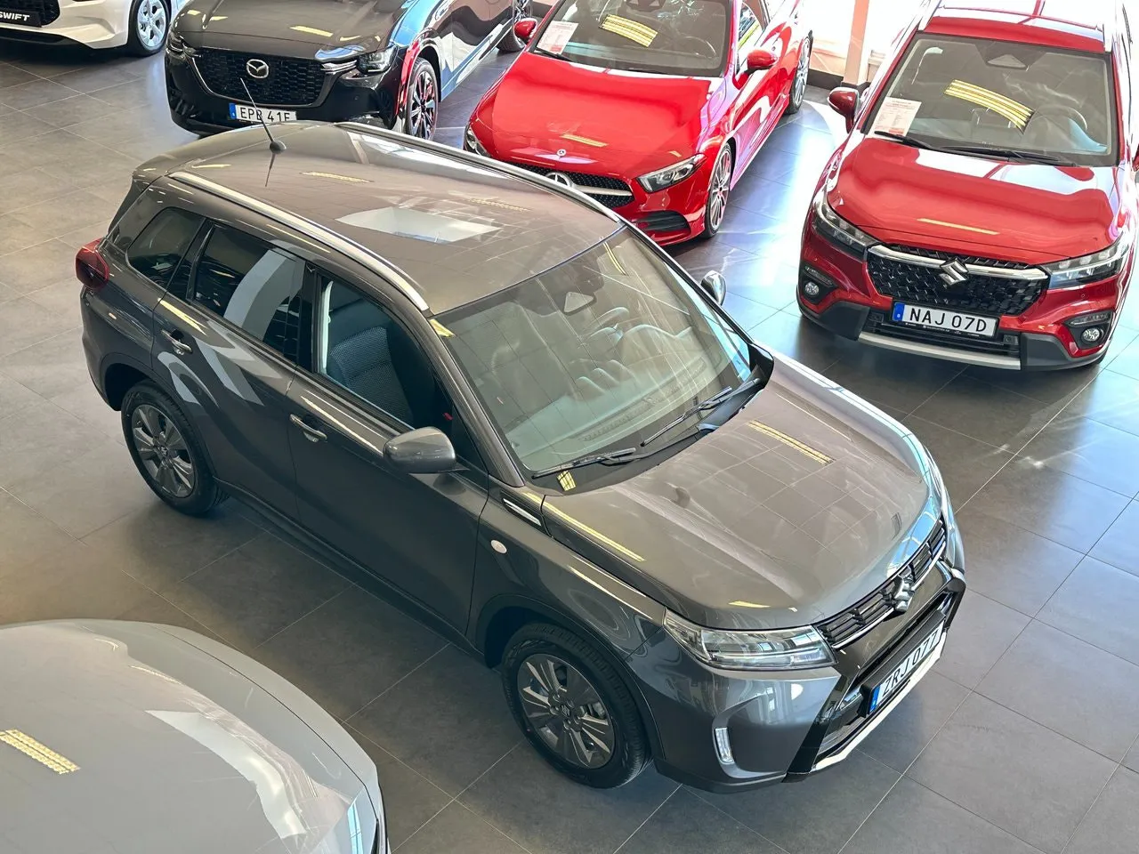 Vehicle image 4