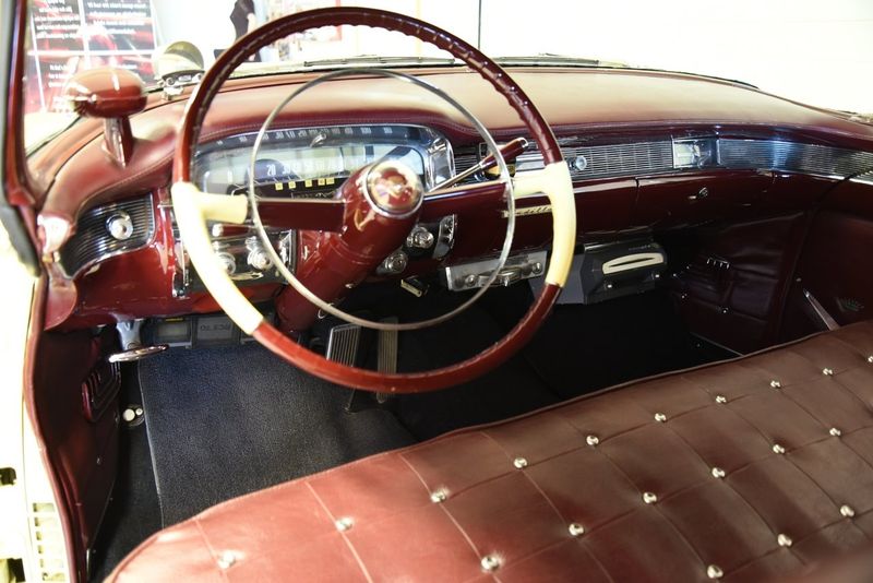 Cadillac Coupe DeVille bild 23
