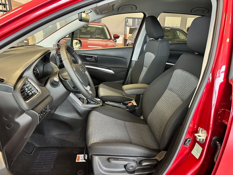 Suzuki S-CROSS bild 8