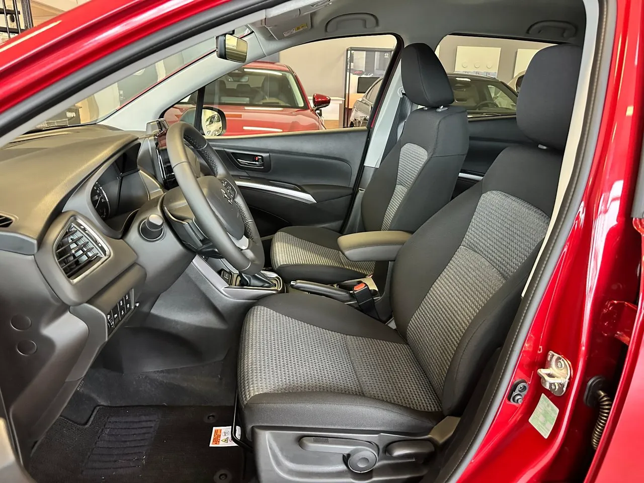 Vehicle image 7