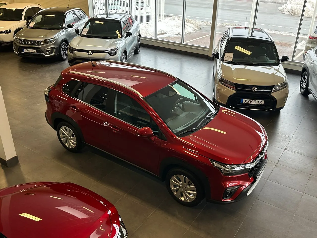 Vehicle image 4