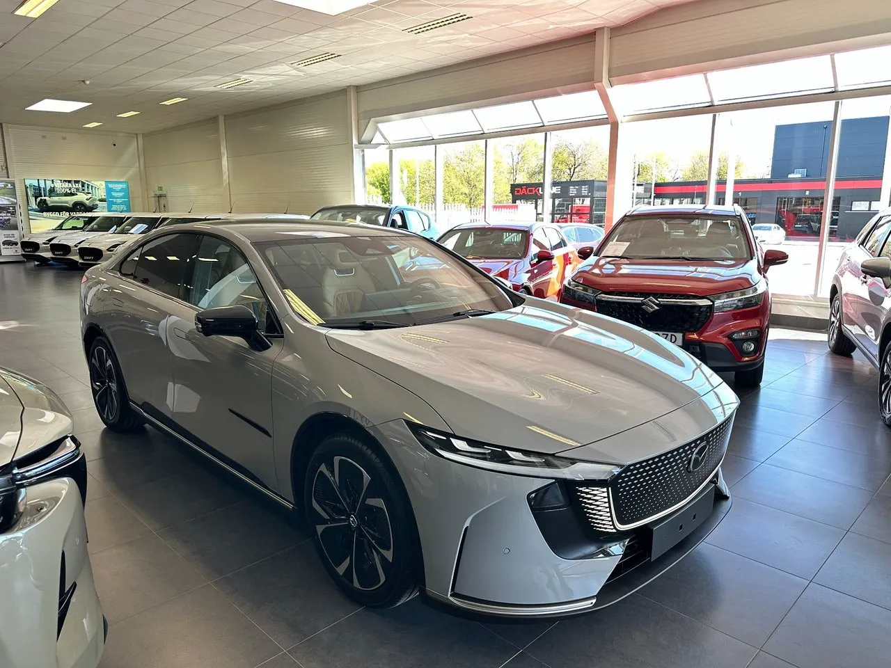 Vehicle image 3