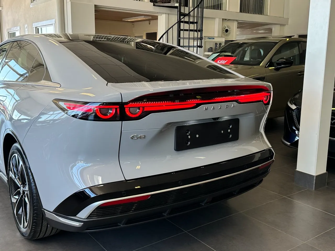 Vehicle image 6