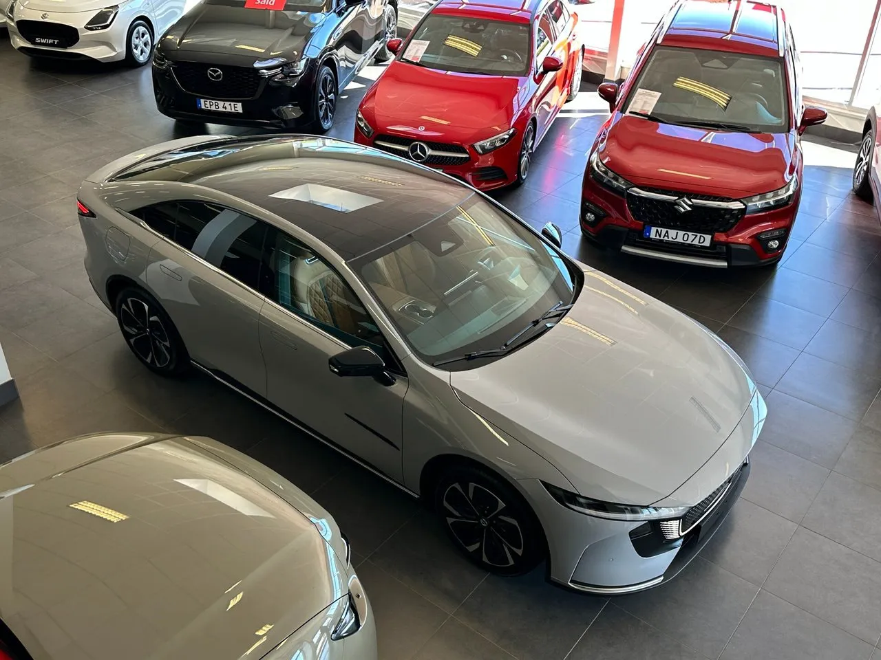 Vehicle image 4