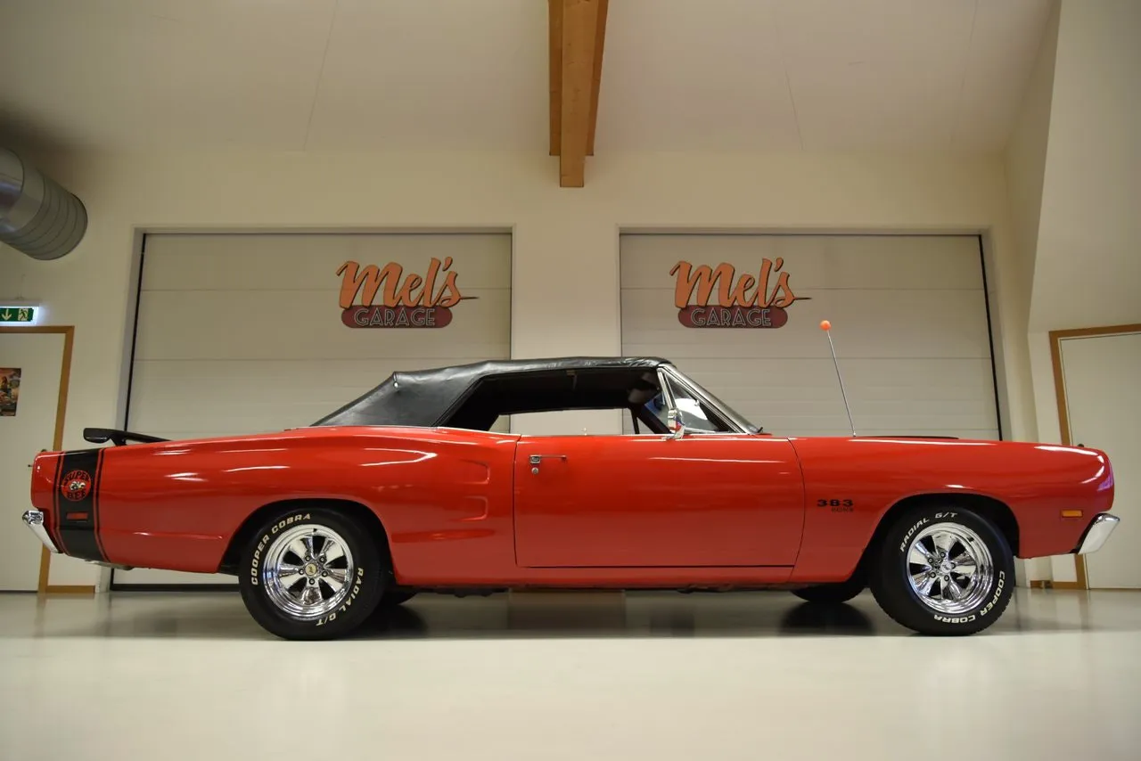 Vehicle image 32