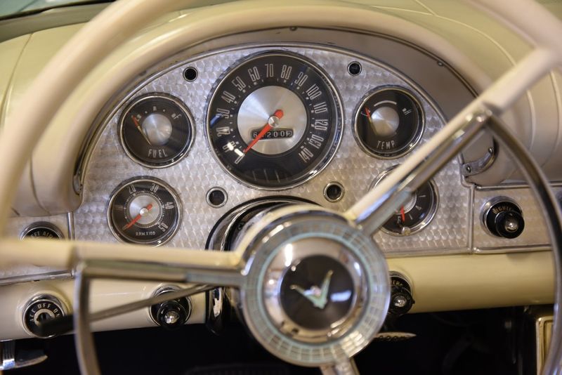 Ford Thunderbird bild 28