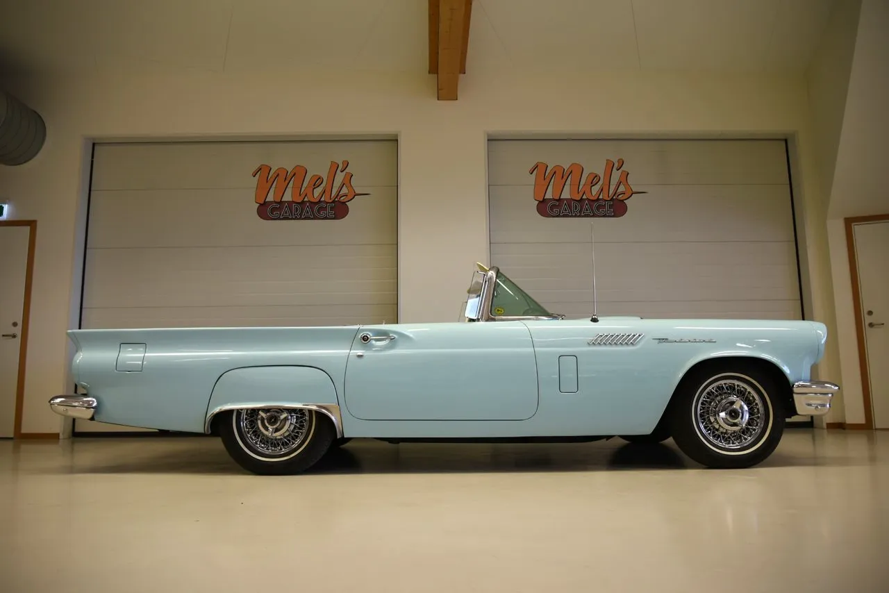 Vehicle image 32