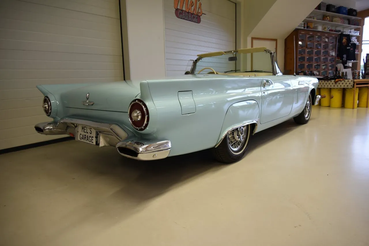 Vehicle image 30