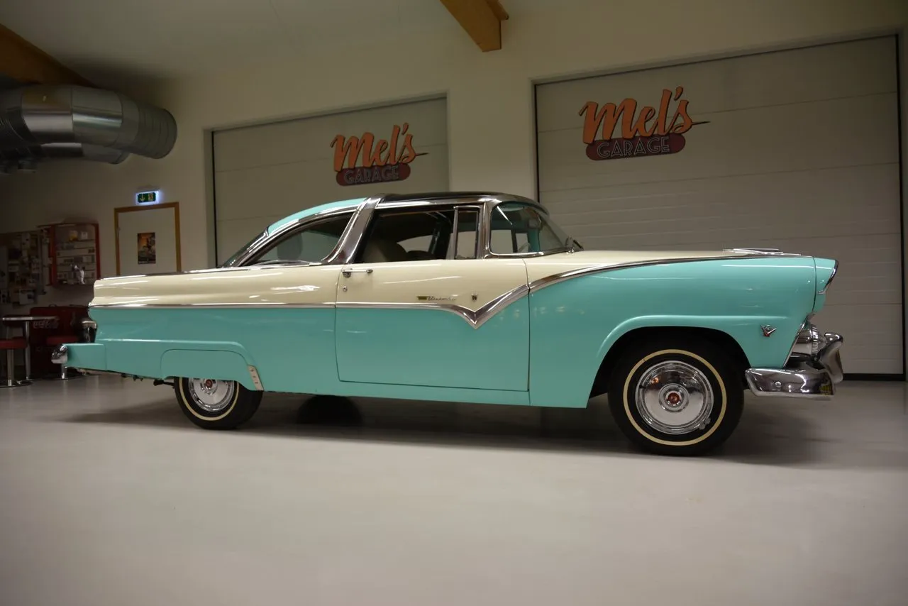 Vehicle image 33
