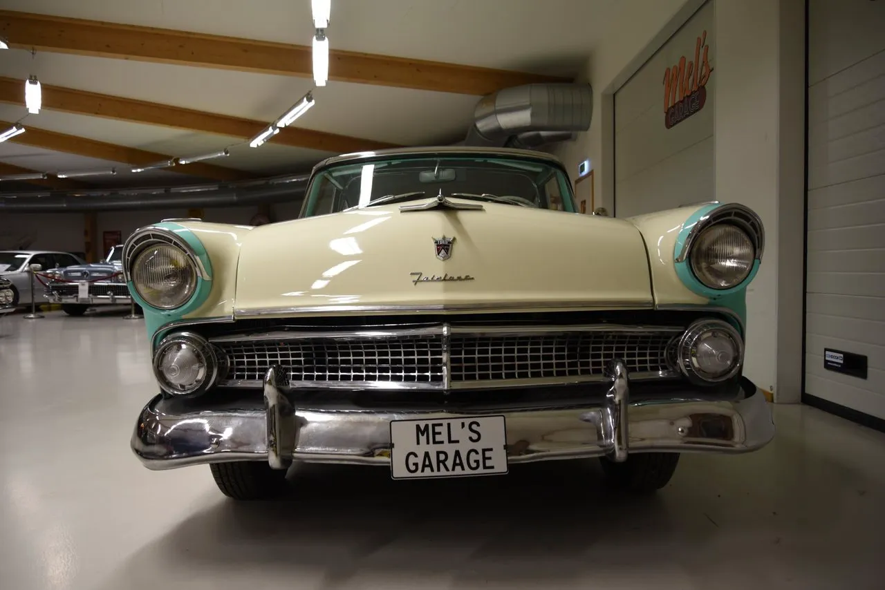 Vehicle image 35