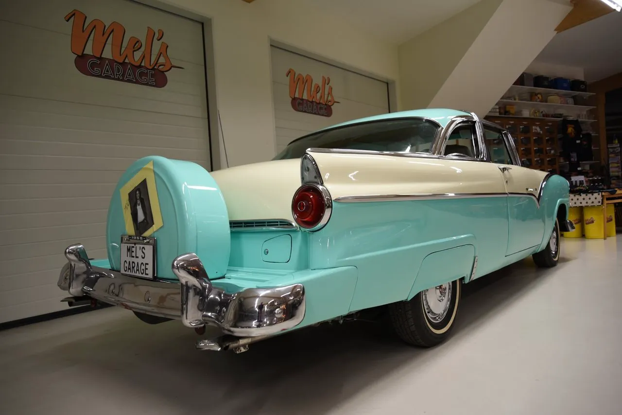 Vehicle image 30