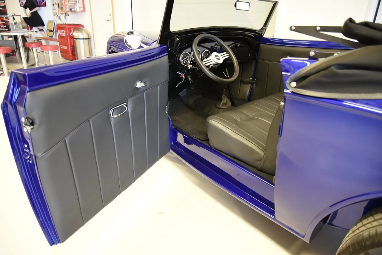 Vehicle image 21