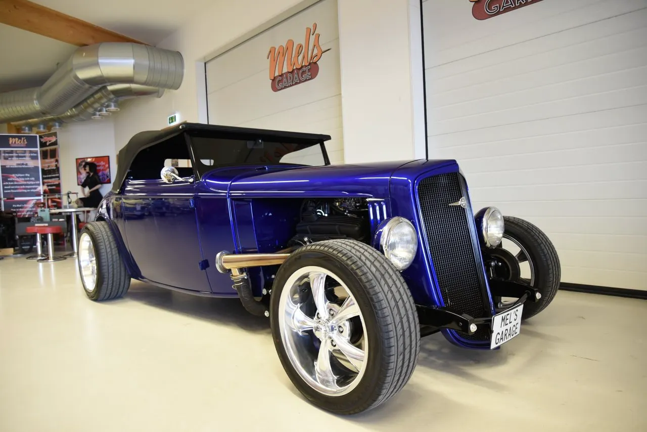 Vehicle image 36