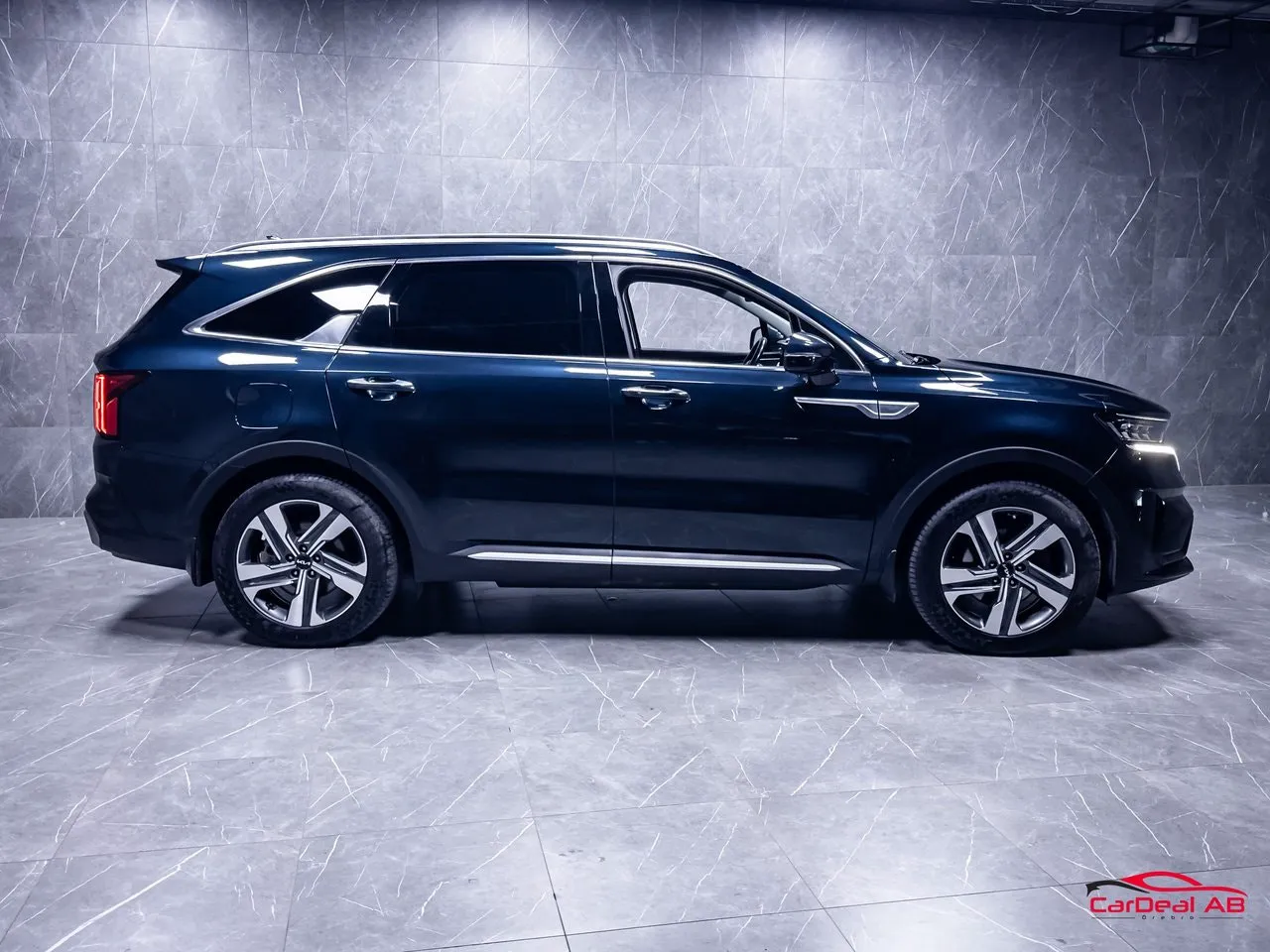 Vehicle image 7